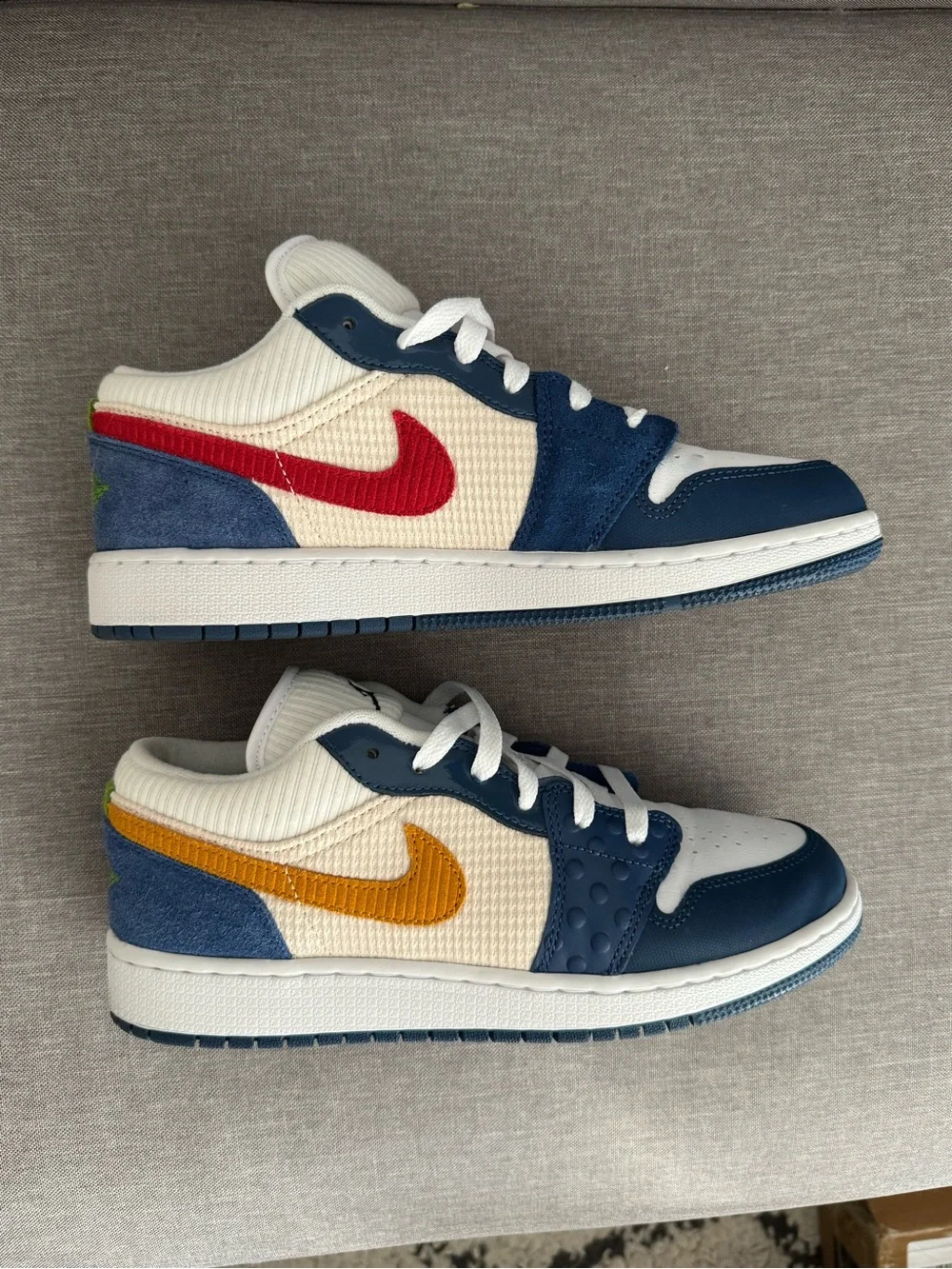 Nike Air Jordan 1 Low SE (GS) Shoes Big Kids SZ 7Y French Blue EUR 40 - Picture 1 of 6